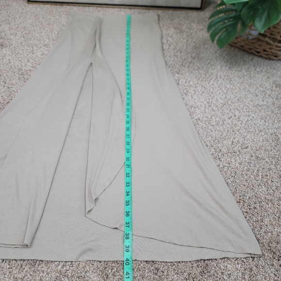 BCBGMaxAzria Logan Tan Side Slit Ruffle Maxi Skirt Medium - Picture 9 of 12